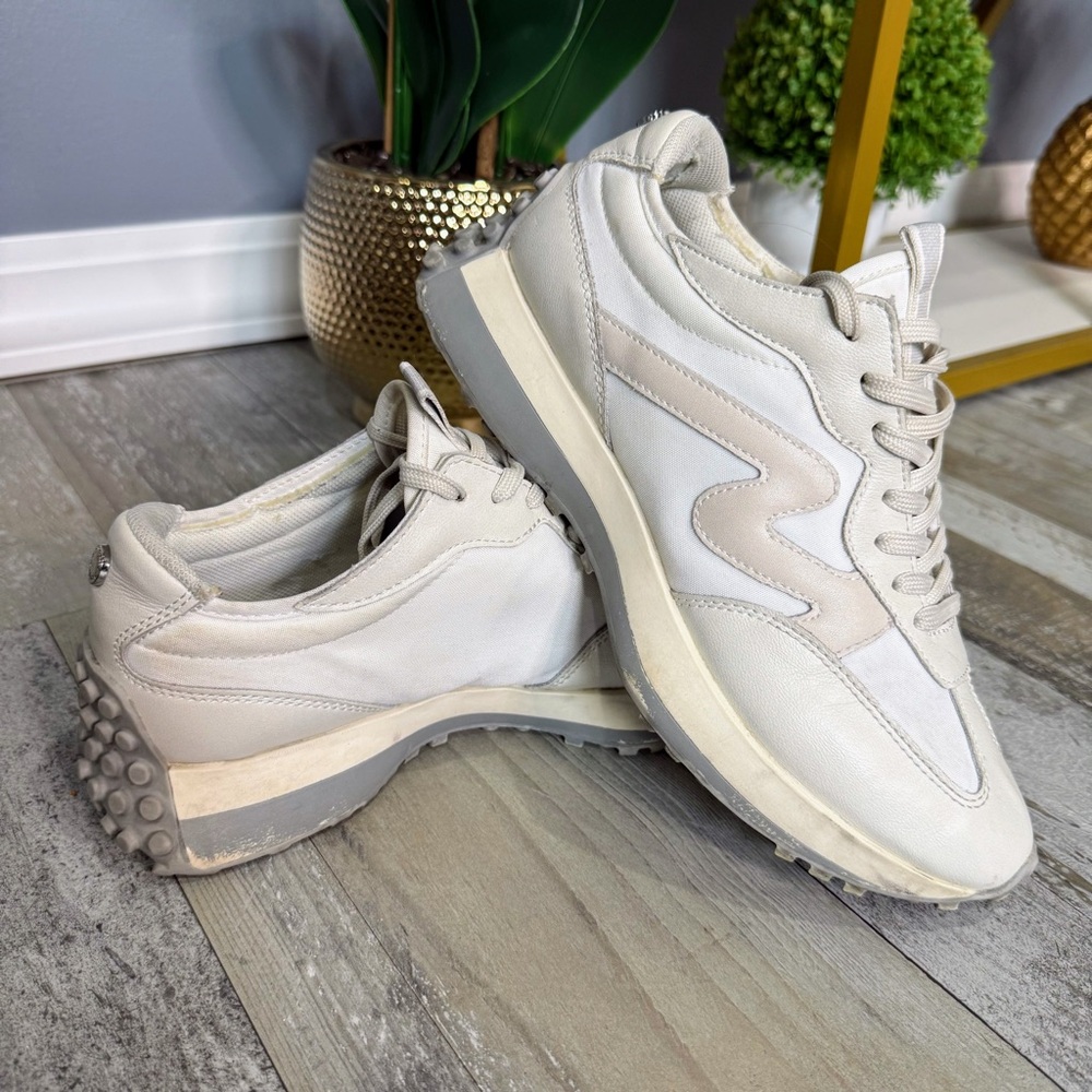 Steve Madden Womens Campo White Casual and Fashion Sneakers 9.5 Medium (B,M)